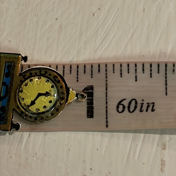 0.75” gold tone clock shaped & face charm pendant with jump hoop - Picture 11 of 12